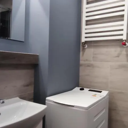 Przytulne Mieszakanie Zielonej Okolicy Blisko Centrumi Lotnisko Apartmán *